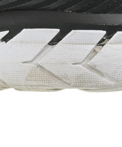 HOKA ONE ONE รองเท้าผ้าใบ