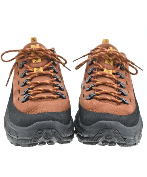 HOKA ONE ONE รองเท้าผ้าใบ