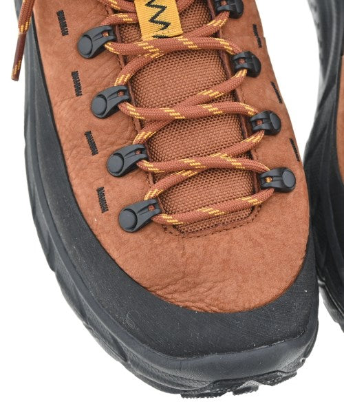 HOKA ONE ONE รองเท้าผ้าใบ