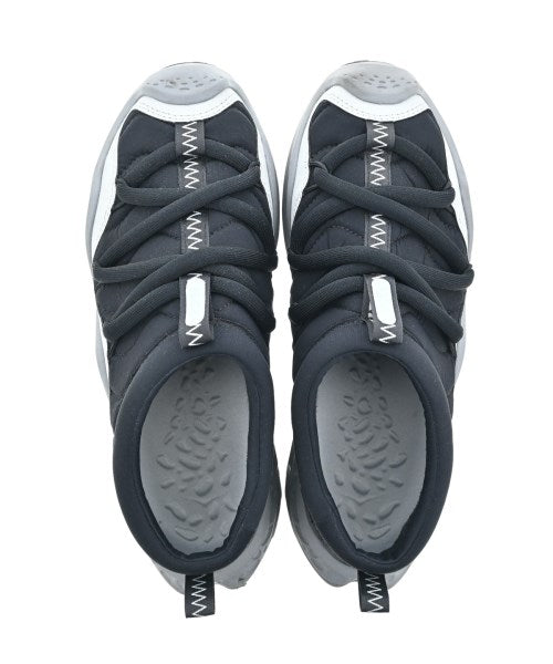 HOKA ONE ONE รองเท้าผ้าใบ