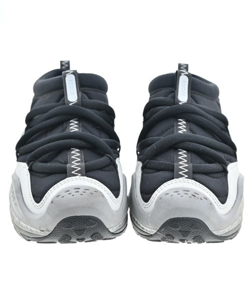 HOKA ONE ONE รองเท้าผ้าใบ