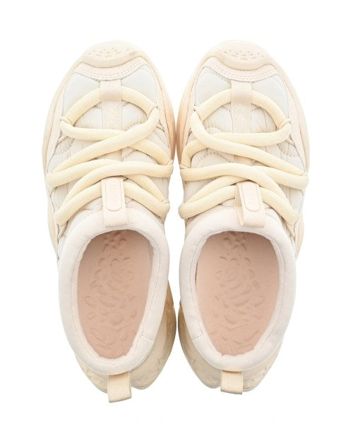 HOKA ONE ONE รองเท้าผ้าใบ