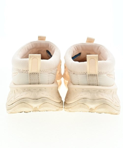 HOKA ONE ONE รองเท้าผ้าใบ