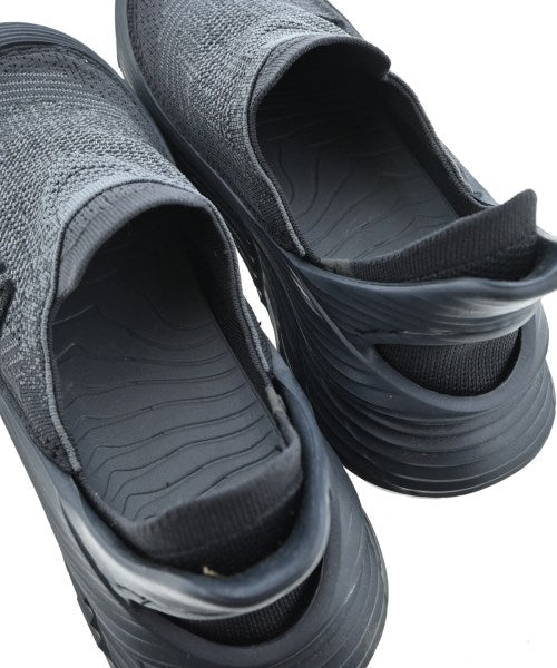 HOKA ONE ONE รองเท้าผ้าใบ