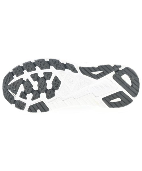 HOKA ONE ONE รองเท้าผ้าใบ