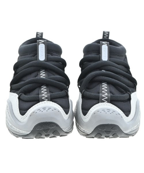 HOKA ONE ONE รองเท้าผ้าใบ