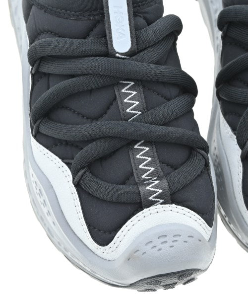 HOKA ONE ONE รองเท้าผ้าใบ