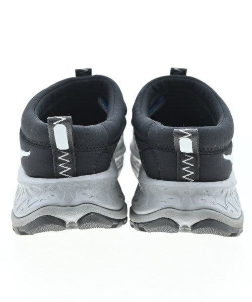 HOKA ONE ONE รองเท้าผ้าใบ