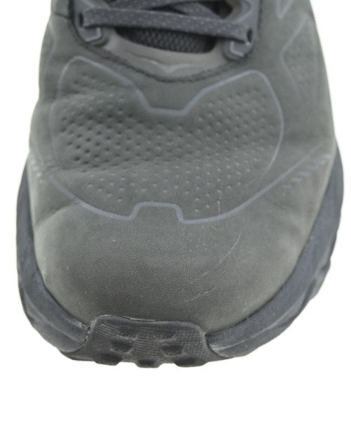HOKA ONE ONE รองเท้าผ้าใบ
