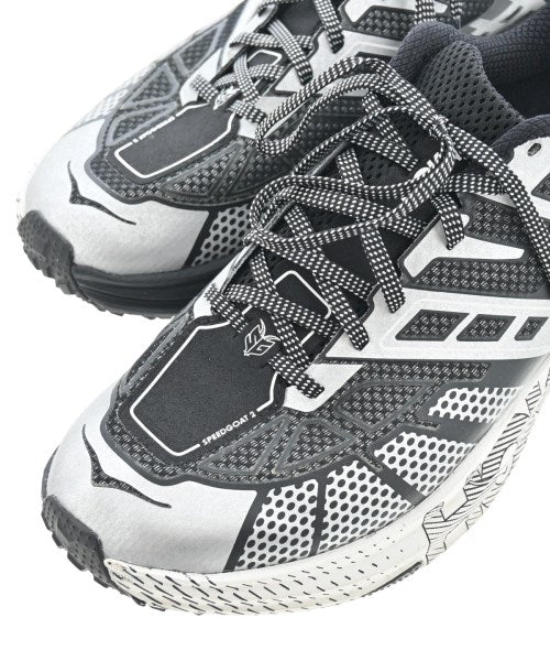 HOKA ONE ONE รองเท้าผ้าใบ