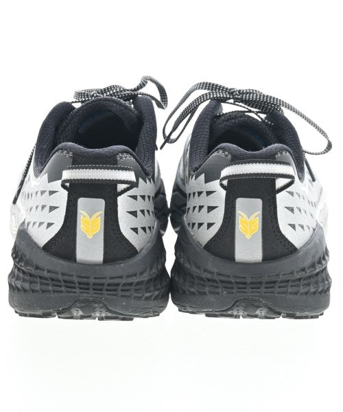 HOKA ONE ONE รองเท้าผ้าใบ