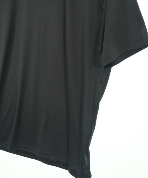 UNDER ARMOUR เสื้อยืด/เสื้อท็อปส์