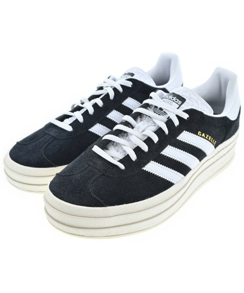 adidas รองเท้าผ้าใบ