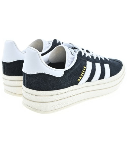 adidas รองเท้าผ้าใบ