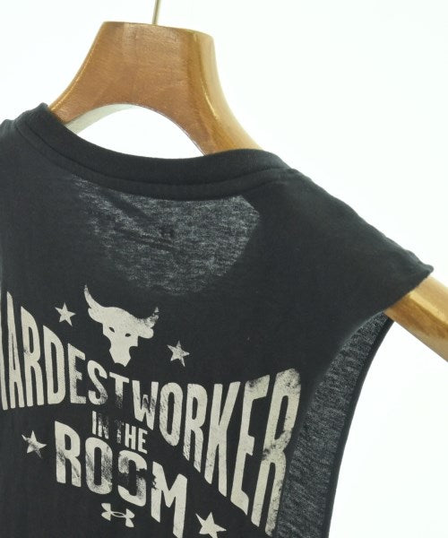 UNDER ARMOUR เสื้อยืด/เสื้อท็อปส์