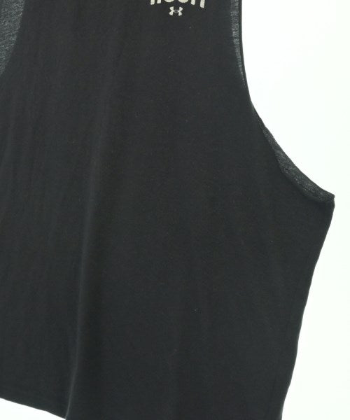 UNDER ARMOUR เสื้อยืด/เสื้อท็อปส์