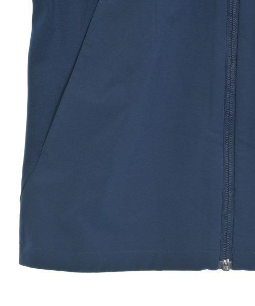 UNDER ARMOUR เสื้อยืด/เสื้อท็อปส์