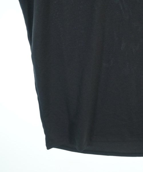 UNDER ARMOUR เสื้อยืด/เสื้อท็อปส์