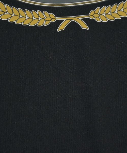 UNDER ARMOUR เสื้อยืด/เสื้อท็อปส์