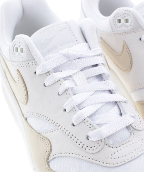 NIKE รองเท้าผ้าใบ
