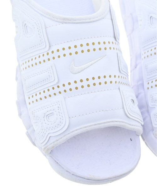 NIKE รองเท้าผ้าใบ