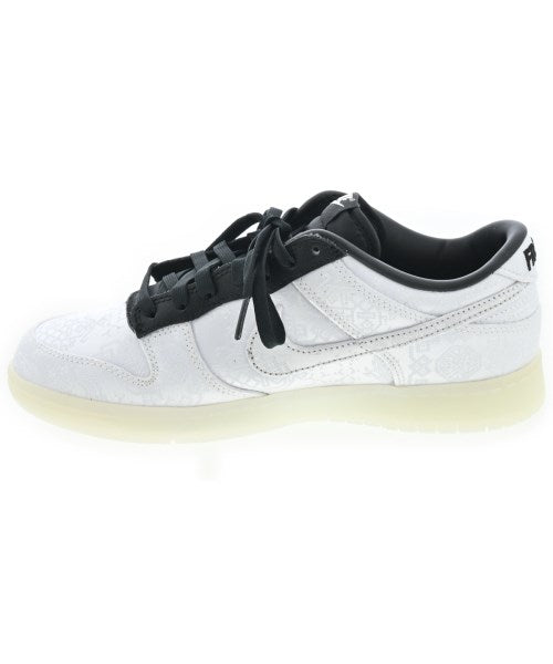 NIKE รองเท้าผ้าใบ