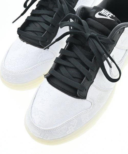 NIKE รองเท้าผ้าใบ