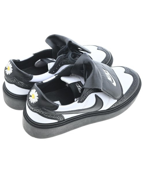 NIKE รองเท้าผ้าใบ