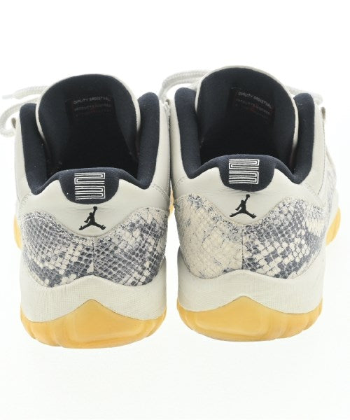 NIKE รองเท้าผ้าใบ