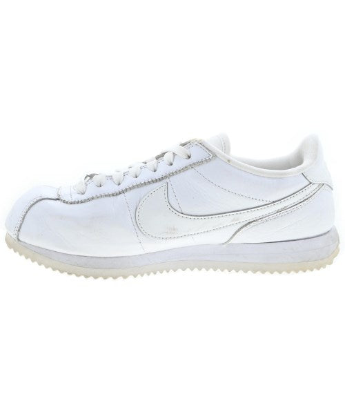 NIKE รองเท้าผ้าใบ