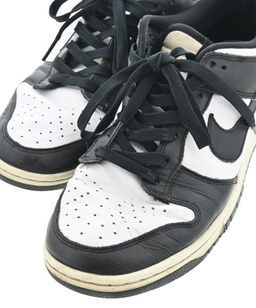 NIKE รองเท้าผ้าใบ