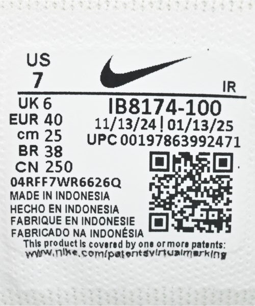 NIKE รองเท้าผ้าใบ