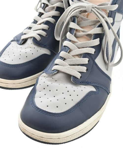 NIKE รองเท้าผ้าใบ