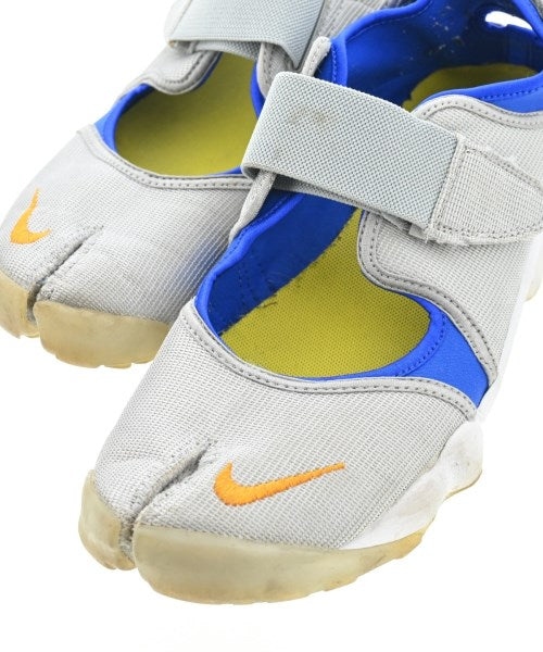 NIKE รองเท้าผ้าใบ