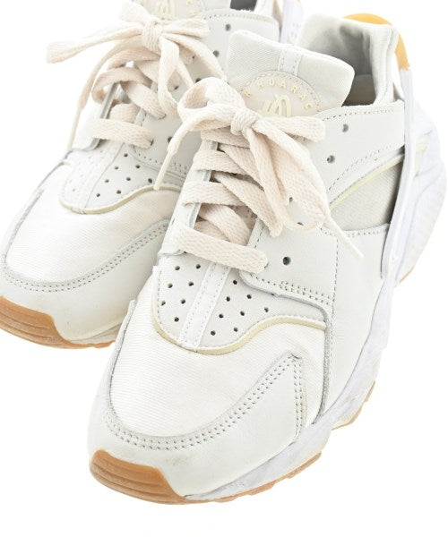 NIKE รองเท้าผ้าใบ