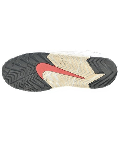 NIKE รองเท้าผ้าใบ