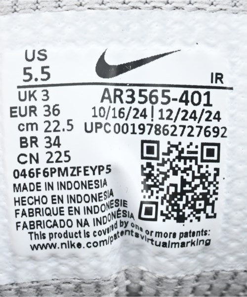 NIKE รองเท้าผ้าใบ