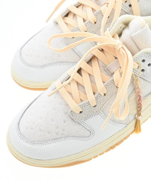 NIKE รองเท้าผ้าใบ