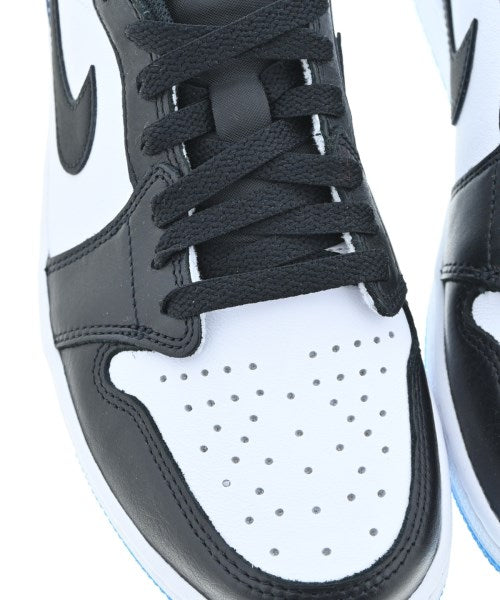 NIKE รองเท้าผ้าใบ