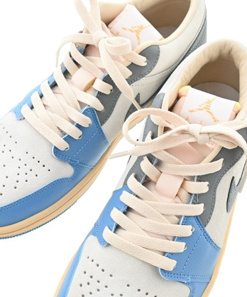 NIKE รองเท้าผ้าใบ
