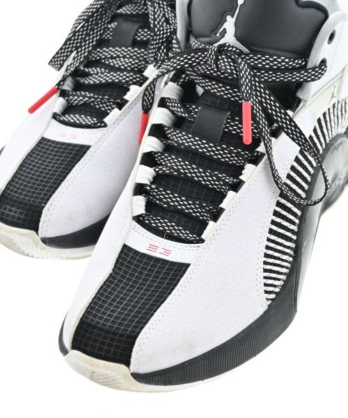 NIKE รองเท้าผ้าใบ