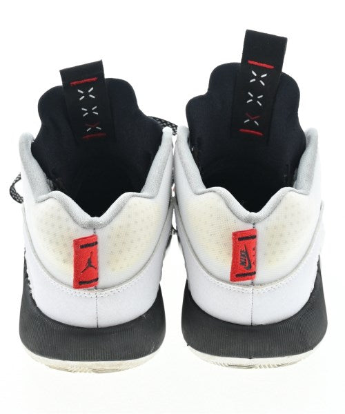 NIKE รองเท้าผ้าใบ