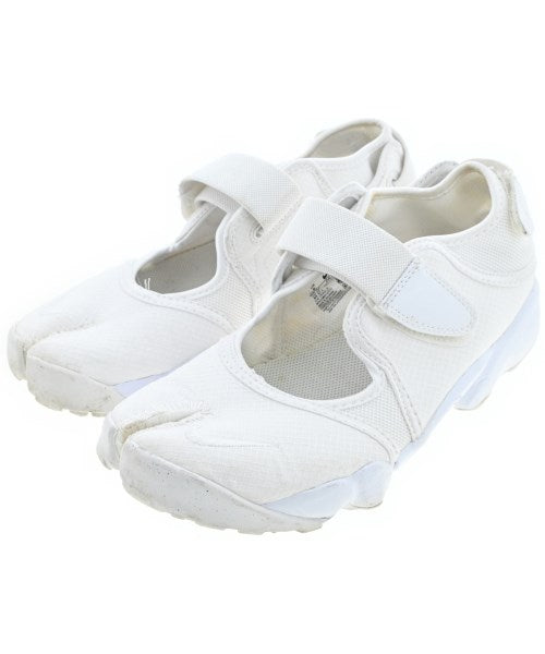 NIKE รองเท้าผ้าใบ