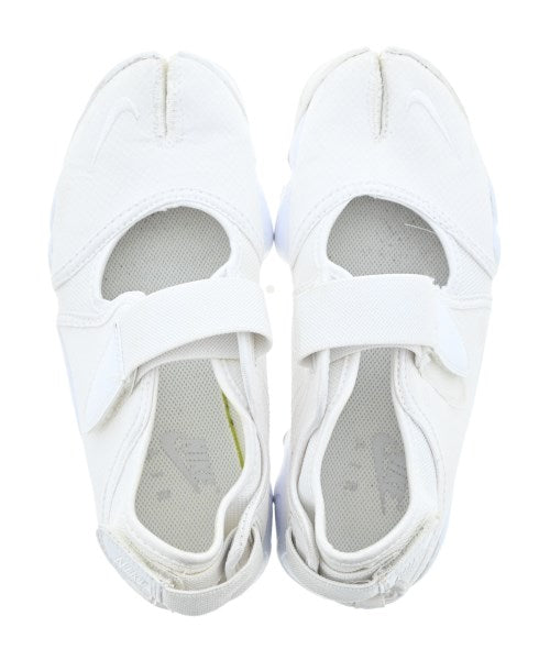 NIKE รองเท้าผ้าใบ