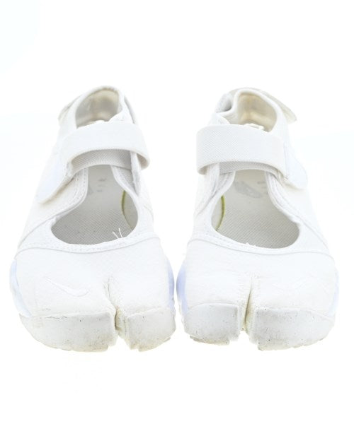 NIKE รองเท้าผ้าใบ