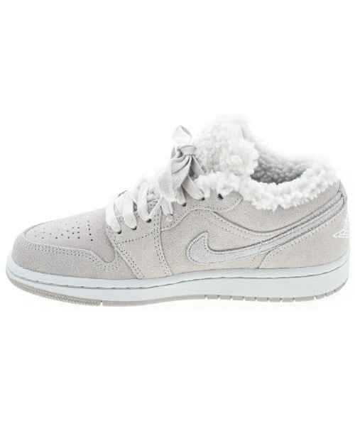 NIKE รองเท้าผ้าใบ