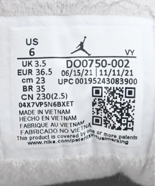 NIKE รองเท้าผ้าใบ