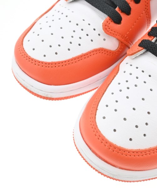 NIKE รองเท้าผ้าใบ