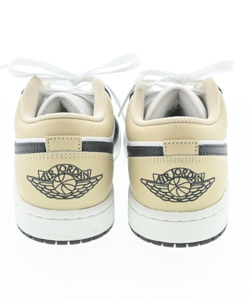 NIKE รองเท้าผ้าใบ