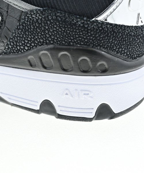 NIKE รองเท้าผ้าใบ